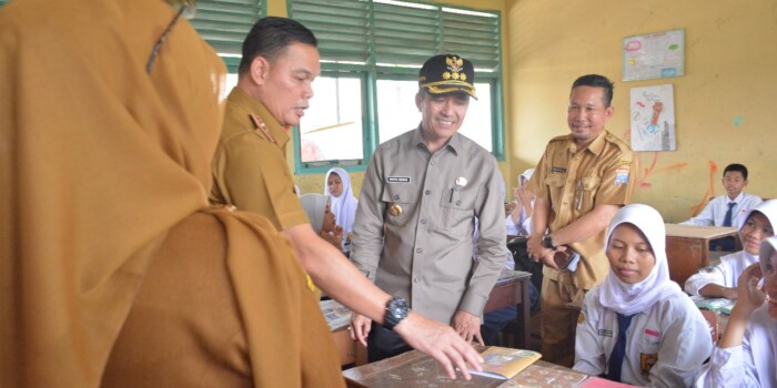 Ditinjau Langsung Ratu Dewa, Infrastuktur SMPN 5 Palembang Segera Diperbaiki