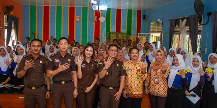 Undang Kajari dan Kepala Dinas, OSIS SMPN 5 Prabumulih Gelar Sosialisasi Ini