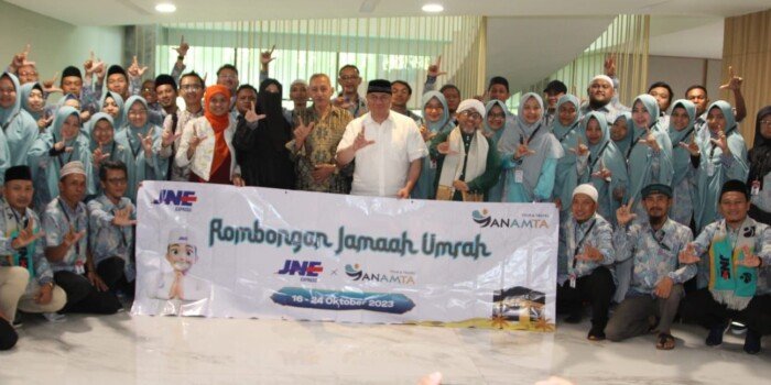 JNE Berangkatkan Umroh 345 Karyawan ke Tanah Suci