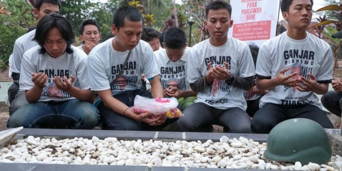 Crivisaya Ganjar Ajak Milenial Mengisi Hari Sumpah Pemuda dengan Berziarah ke Makam Pahlawan di Ogan Ilir