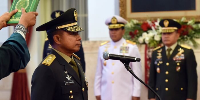 Presiden Jokowi Lantik Agus Subiyanto Sebagai KSAD di Istana Negara