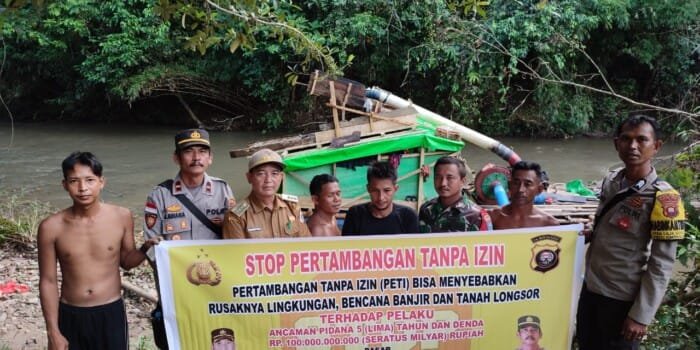 Bersama Tiga Pilar, Polsek Empanang Polres Kapuas Hulu Sosialisasi Menghentikan Aktivitas PETI