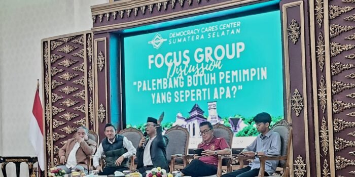 Hernoe Roesprijadji Hadiri Focus Group Discussion Democracy Cares Center