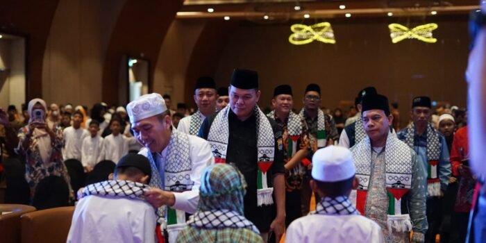 Dukung Rakyat Palestina, Ratu Dewa Kumpulkan Seribu Anak Yatim Piatu di Palembang Gelar Doa Bersama