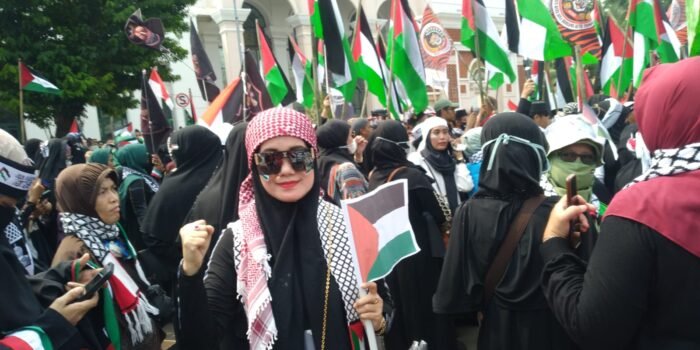 Bundaran Air Mancur Dibanjiri Massa Pembela Palestina