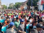 Meriahnya Peringatan Hari Jadi Tulungagung ke 818, Ribuan Peserta Jalan Sehat Bersama Pj Bupati Heru Suseno