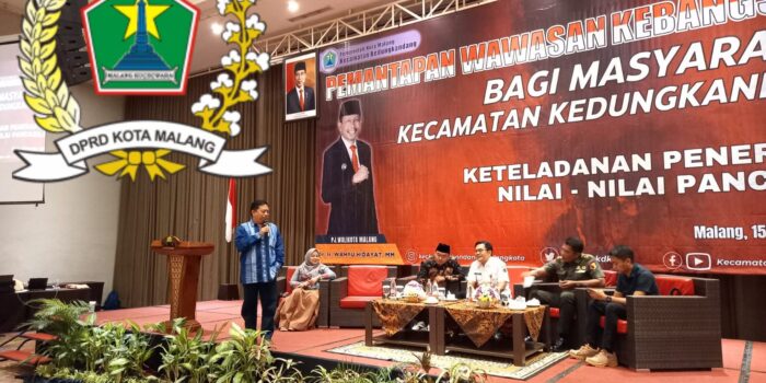 Anggota Komisi B dan D DPRD Kota Malang Berikan Wasbang Masyarakat Kedungkandang