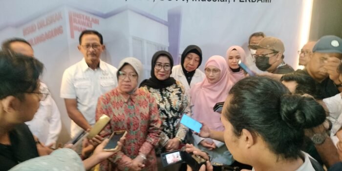 Kunker ke Tulungagung, Mensos Risma Beberkan Alasan Baksos Operasi Katarak