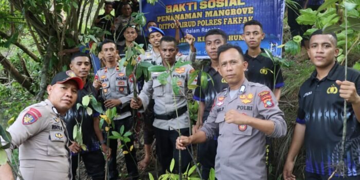 Peringatan HUT ke 73 Sat Polairud, Polres Fakfak Gelar Baksos dan Penanaman Mangrove