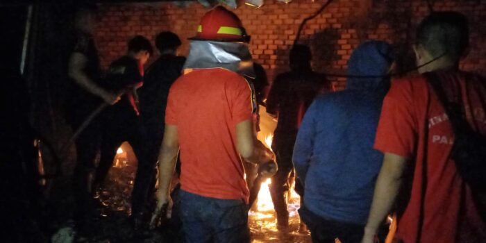 Diduga Gudang Tempat Penimbunan BBM Ilegal Terbakar