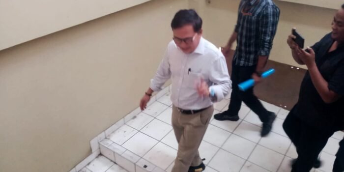 Pasca Diperiksa Penyidik, Mantan Pemdiv SKH BSB ‘Pucat’ Dikejar Wartawan