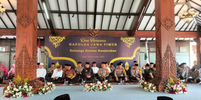 Kapolda Jatim Gelar Doa Bersama Serta Santunan Kepada Keluarga Korban Tragedi Kanjuruhan