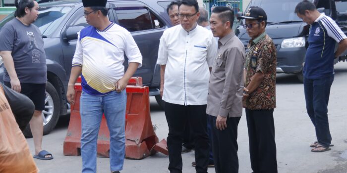 Gerak Cepat Ratu Dewa Respon Keluhan Warga, Terjunkan Petugas Perbaiki Jalan Semeru yang Berlobang