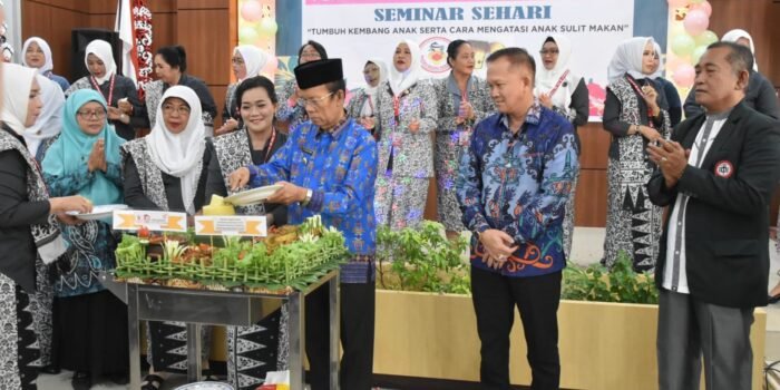 Nafiah Hadiri Momen HUT Ke-72 Ikatan Bidan Indonesia