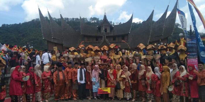 Diawali dengan Pemukulan Tontong FPM Dibuka Staf Ahli Menparekraf RI