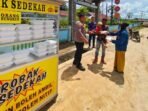 Gerobak Sedekah, Inisiatif Mulia Polsek Sungai Tebelian untuk Berbagi