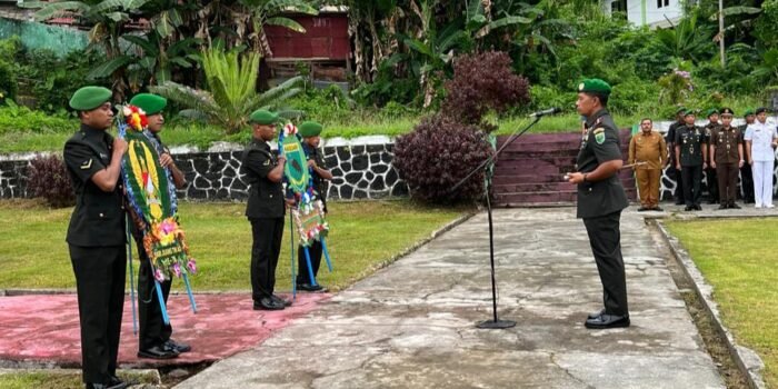 Upacara Ziarah Peringatan Hari Juang TNI AD ke-78 di TMP Lembah Onim