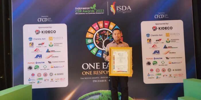 Kado Akhir Tahun, PLN UID S2JB Raih Penghargaan ISDA atas Kontribusi Penemberdayaan Perempuan melalui Pempek Balap Jambi