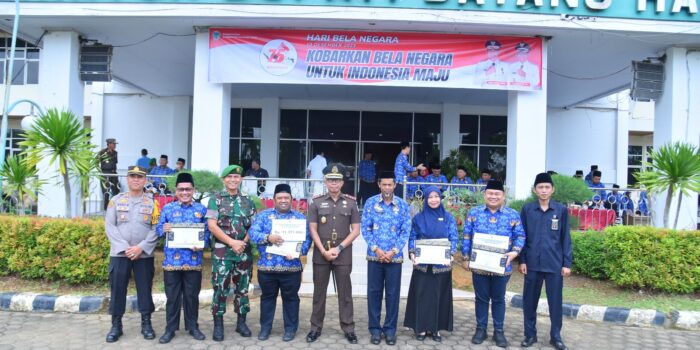 Hari Bela Negara Ke-75 4 Pegawai Batanghari Terima Penghargaan ASN dari Pemerintah