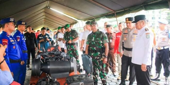 Pangdam XII/Tpr Bersama Gubernur dan Kapolda Pimpin Gelar Pasukan Kesiapsiagaan Penanggulangan Bencana Banjir