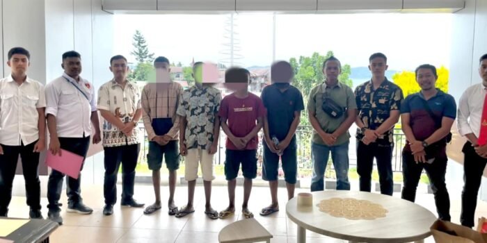 Tersangka Kasus Pembunuhan Kepala Distrik Kramomongga Diserahkan ke Kejaksaan Negeri Fakfak