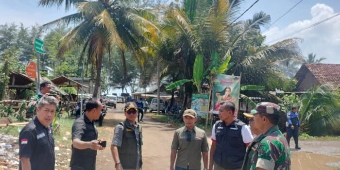 Sidak Pj Bupati Tulungagung ke Pantai Selatan, Periksa Kesiapan Sambut Tahun Baru 2024