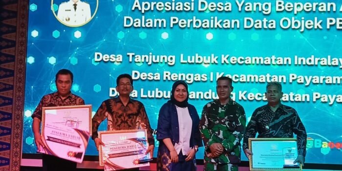 Desa Rengas I Raih Penghargaan dari Bupati Ogan Ilir atas Inovasi Pajak