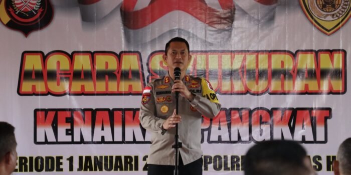Kapolres Kapuas Hulu Pimpin Upacara Kenaikan Pangkat 42 Anggota Polri Polres Kapuas Hulu