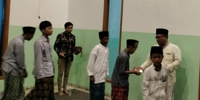 “Jumat Berkah” Kajari Tulungagung Salurkan Santunan dan Motivasi di Panti Asuhan Yatim