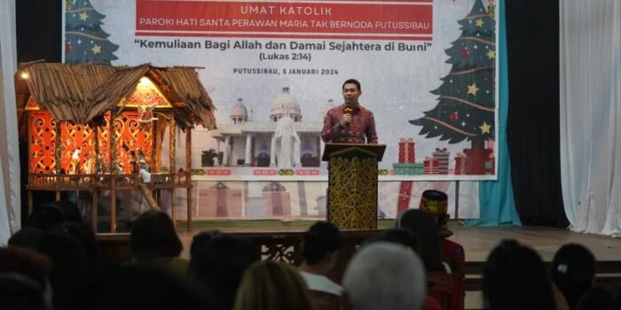 Bupati Kapuas Hulu, Apresiasi Inisiatif GEBRAKAN dalam Perayaan Natal Bersama Umat Katolik di Paroki Putussibau