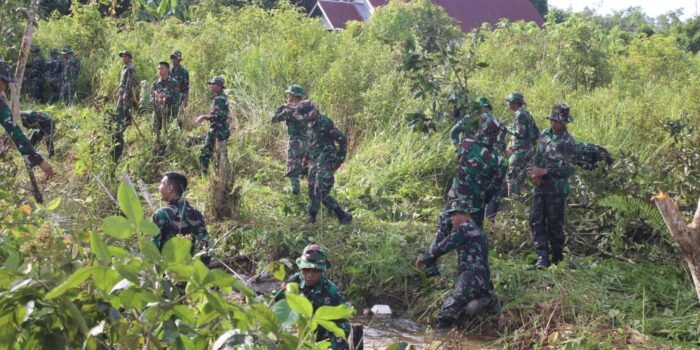 Batalyon 644 Walet Sakti Karya Bhakti di Desa Sibau Hilir Putussibau Utara