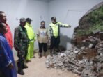 Sigap Bencana, Polsek Pagerwojo Tulungagung Sambangi Rumah Warga Terdampak Tanah Longsor