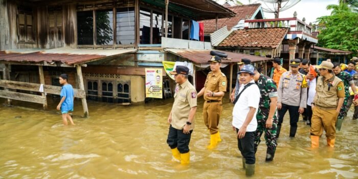 Pj Bupati Apriyadi Tinjau Warga Terdampak ‘Ayo Nalam’