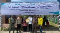 BSI dan BSI Maslahat Serahkan Bantuan untuk Warga Terdampak Banjir di Putussibau