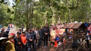 Potensi Wisata Menarik di Bukit Bai Sampe, Bupati Kapuas Hulu Dorong Pengembangan Bersama Betang Lunsa Hilir