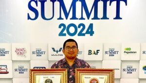 JNE Raih Dua Penghargaan di Ajang The 4th Annual Infobrand.id Summit 2024