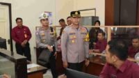 Kapolres Tulungagung Periksa Pelayanan di KB SAMSAT Pastikan Kecepatan, Kemudahan dan Transparan