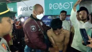 Tertangkap Tangan Curi Hanphone, Warga Talang Kelapa Dihakimi Massa