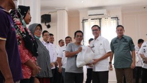 Giliran Kecamatan Sako Mendapat Sembako Gratis