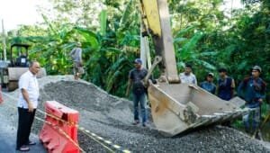 Jalan Amblas di Desa Bailangu Langsung Diperbaiki