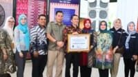 Raih Nilai 93,75 Kualitas Tertinggi Kepatuhan Pelayanan Publik, Pemkot Palembang Terima Penghargaan Dari Ombudsman RI Perwakilan Sumsel