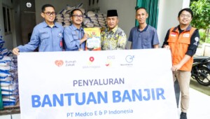 Medco E&P Salurkan Bantuan untuk Masyarakat Terdampak Banjir di Muba