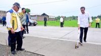 Hari Kedua di Jateng, Presiden Jokowi Tinjau Ruas Jalan Surakarta-Gemolong-Purwodadi