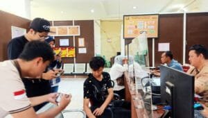 Baru Tidur Dua Jam Usai Ngurusi Muntah Bekas Mabok, Suami Malah Dipukul Gelam dan Cangkul