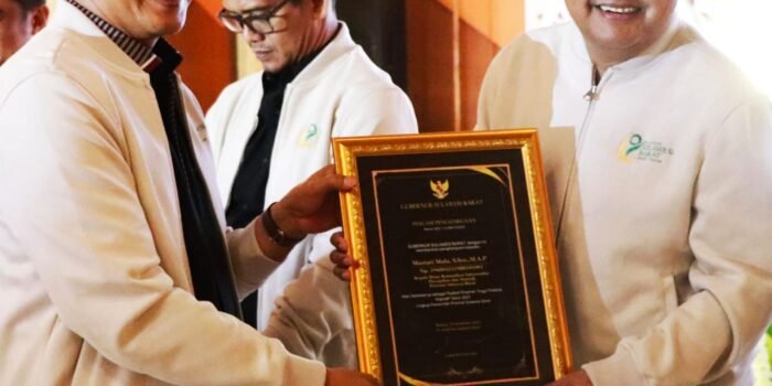 Selamat! Mustari Mula Dinobatkan Sebagai Kepala OPD Terinspiratif Lingkup Pemprov Sulbar Tahun 2023