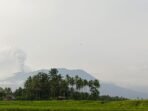 Gunung Marapi Naik Status Siaga, Bupati Eka Putra Imbau Warga Waspada