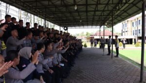 Personil Polres Kapuas Hulu Dengarkan Arahan Pamatwil OMB Kapuas 2023-2024