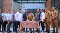 Serah Terima Bantuan 100 Lampu Jalan, Ratu Dewa Singgung Bantuan Rumah Tak Layak Huni