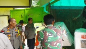 Jaga Situasi Tetap Kondusif, Polsek Embaloh Hulu Kawal Kotak Suara ke KPU Kapuas Hulu