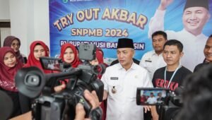Fasilitasi Peserta Didik Hadapi SNPMB 2024, Pj Bupati Apriyadi Gelar TO Akbar